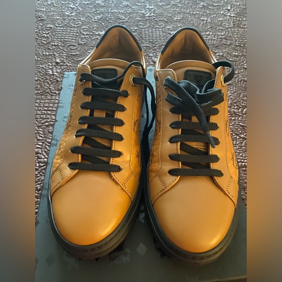 Authentic MCM sneakers. Only had on a few hours. Like new! Size 39 - Picture 2 of 13